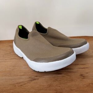 Oofos Oomg Eezee Low Top Taupe Canvas Slip On Recovery Shoes Women’s 10 EU 41